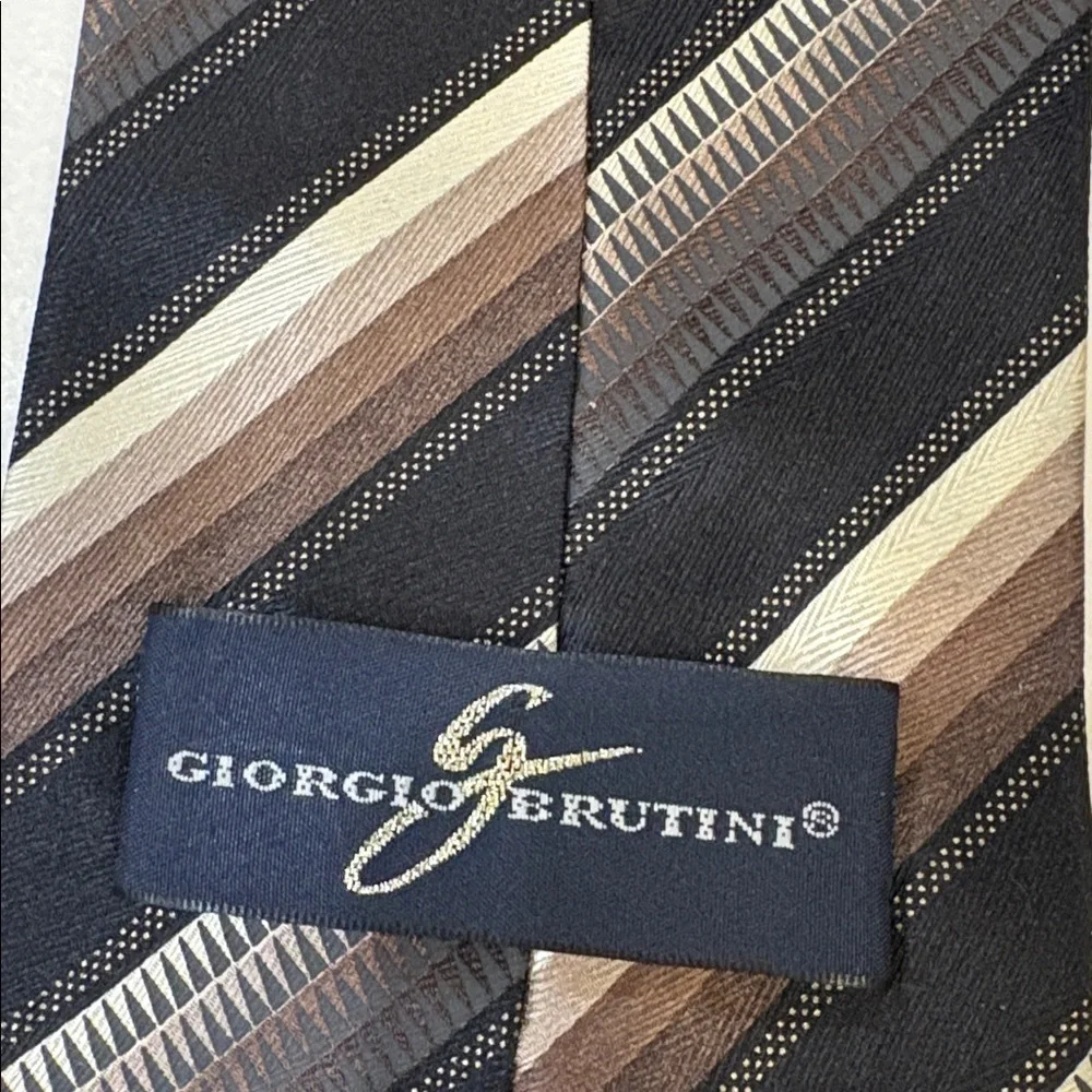Giorgio brutini Striped Black and Brown Tie hanky set career formal